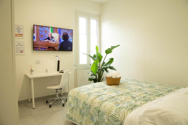 Double Room with Shared Bathroom,1463135113:JPEG