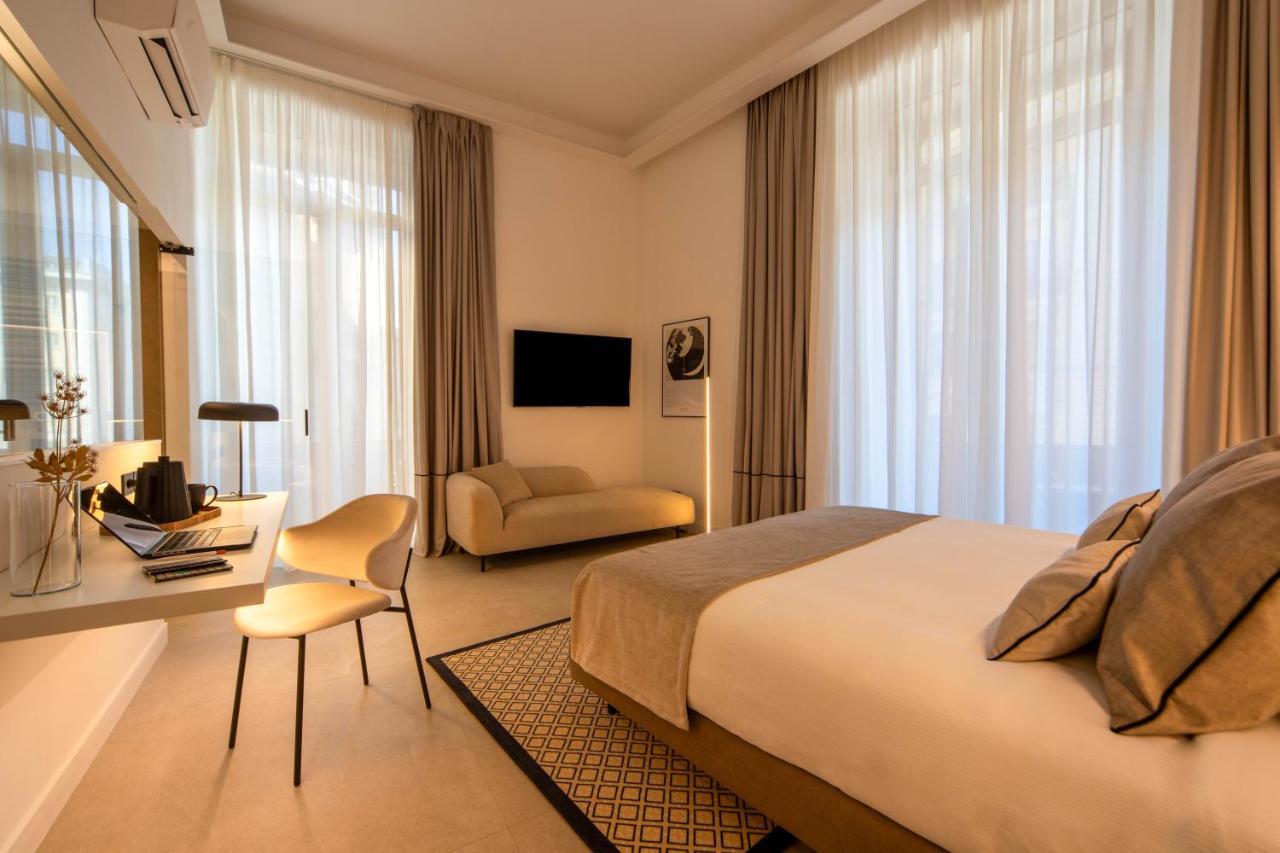 Deluxe King Room,1463981893:JPEG
