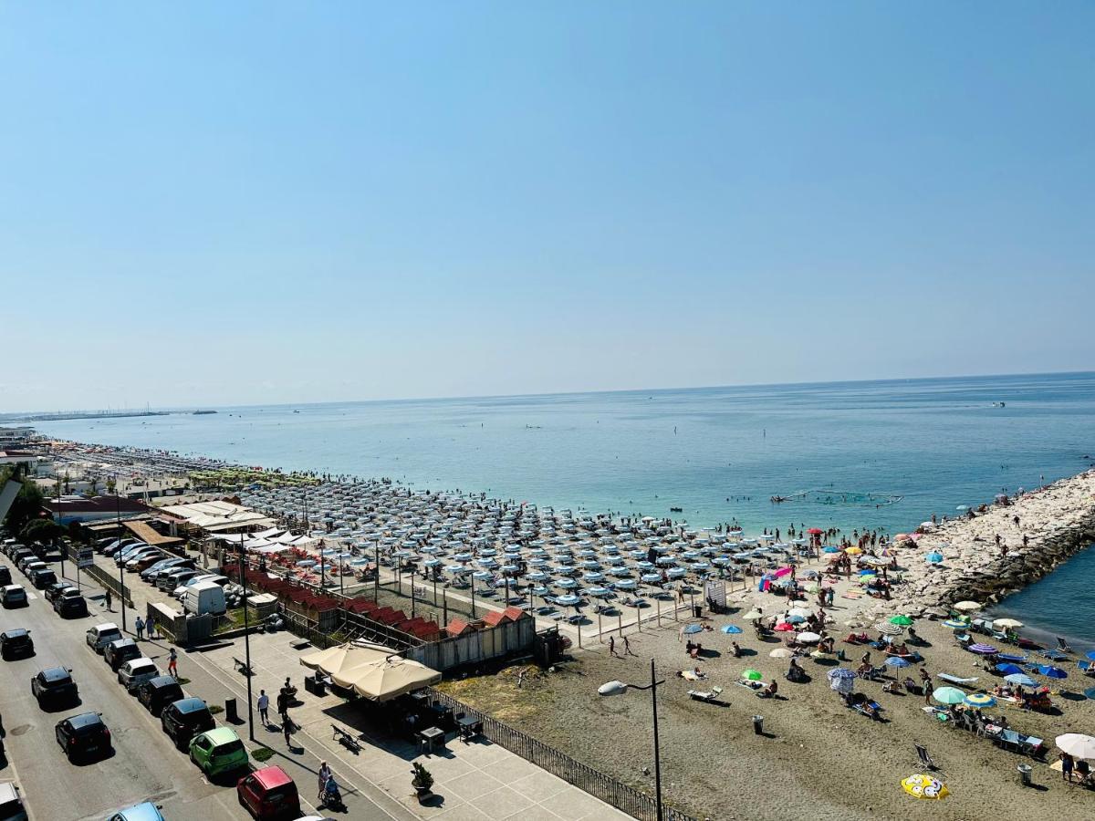 Studio with Sea View,1465250779:JPEG