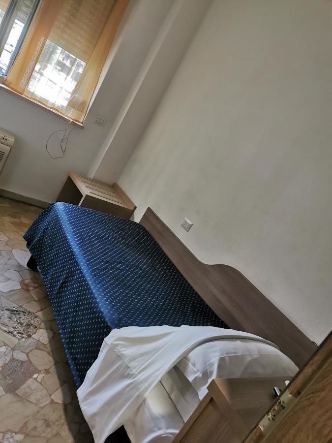 Camera Singola con Bagno Privato
