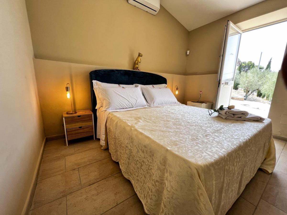 Deluxe King Room,1467152693:JPEG