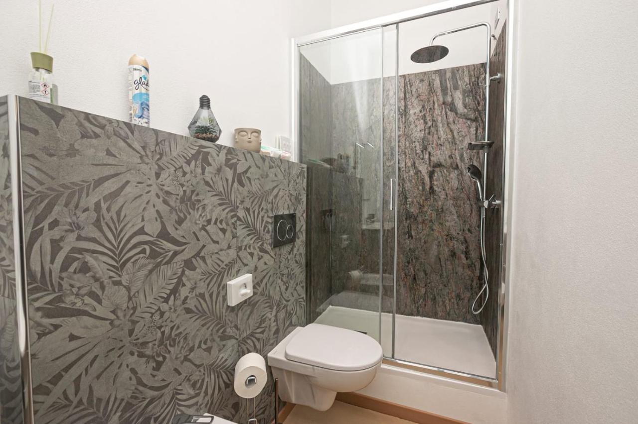 Large Double Room,1482001652:JPEG