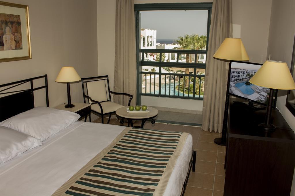 Superior Queen or Twin Bed Pool View