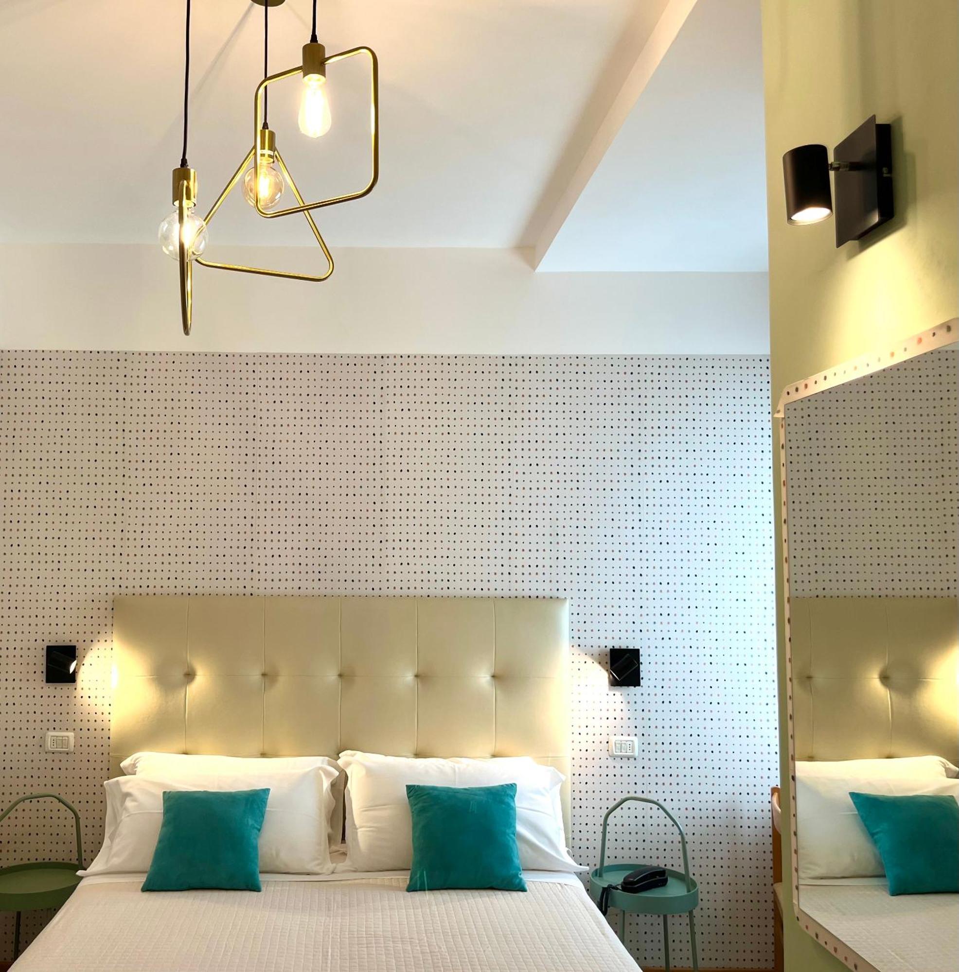 Small Double or Twin Room,1501055140:JPEG
