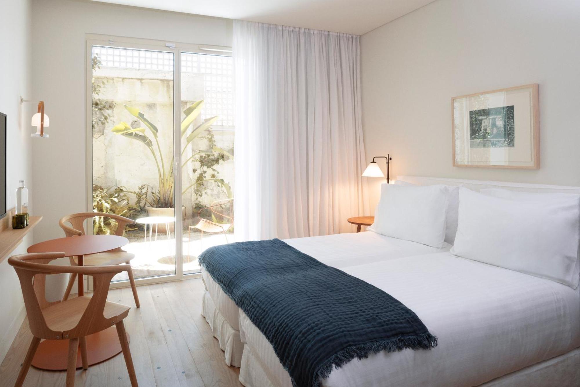 Double or Twin Room with Patio Access