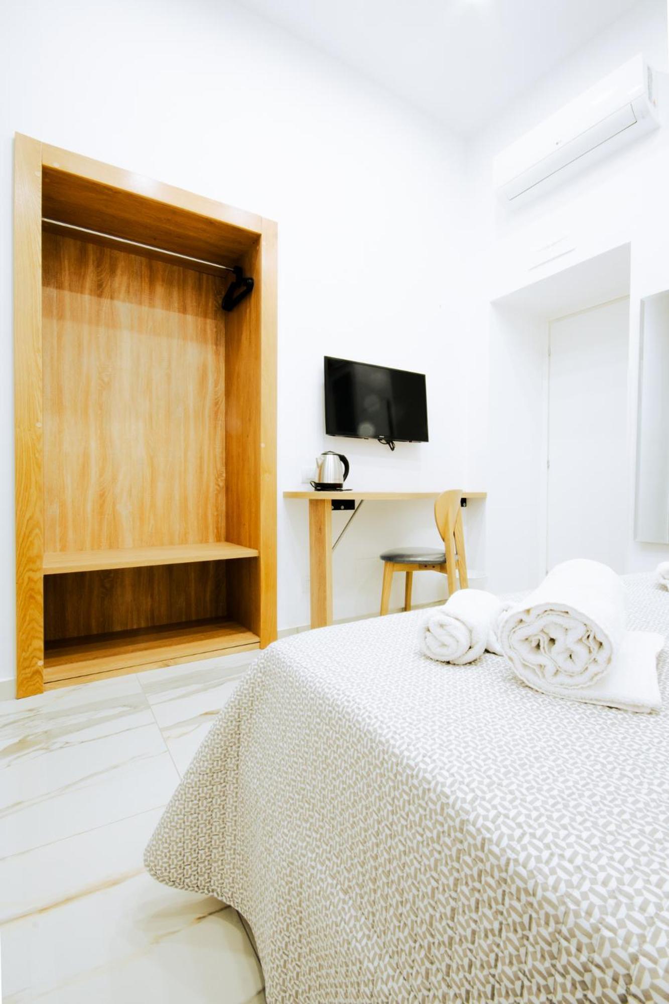 Double Room with Private Bathroom,1507775434:JPEG