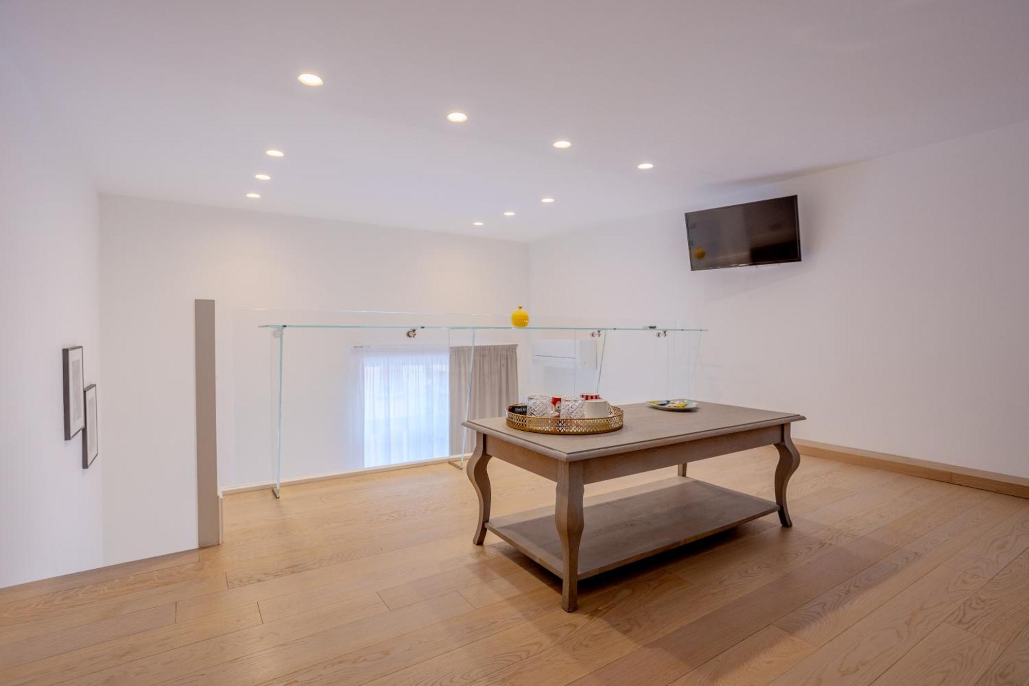 Deluxe Room,1509599038:JPEG