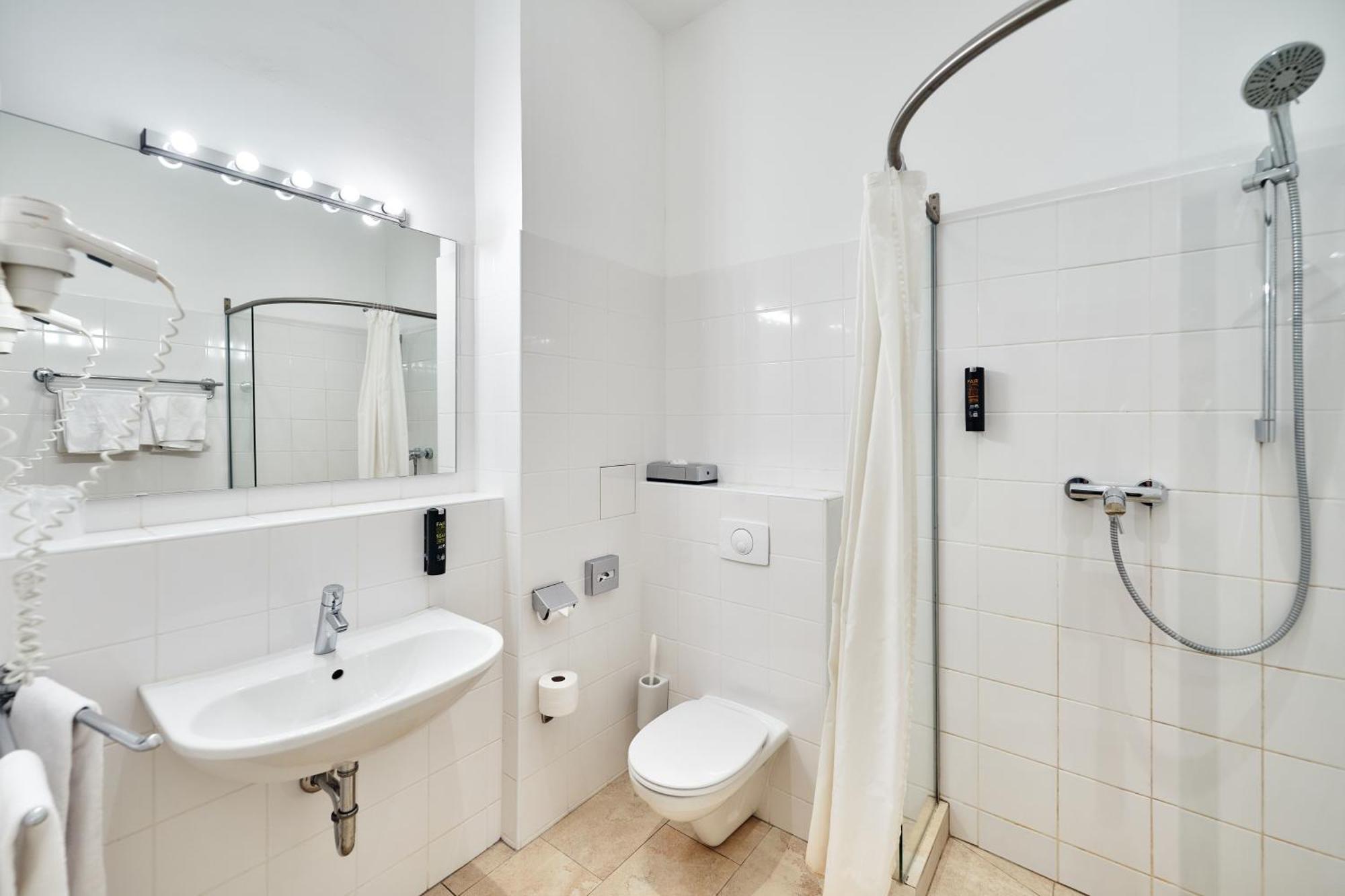 Double Room,1516420588:JPEG
