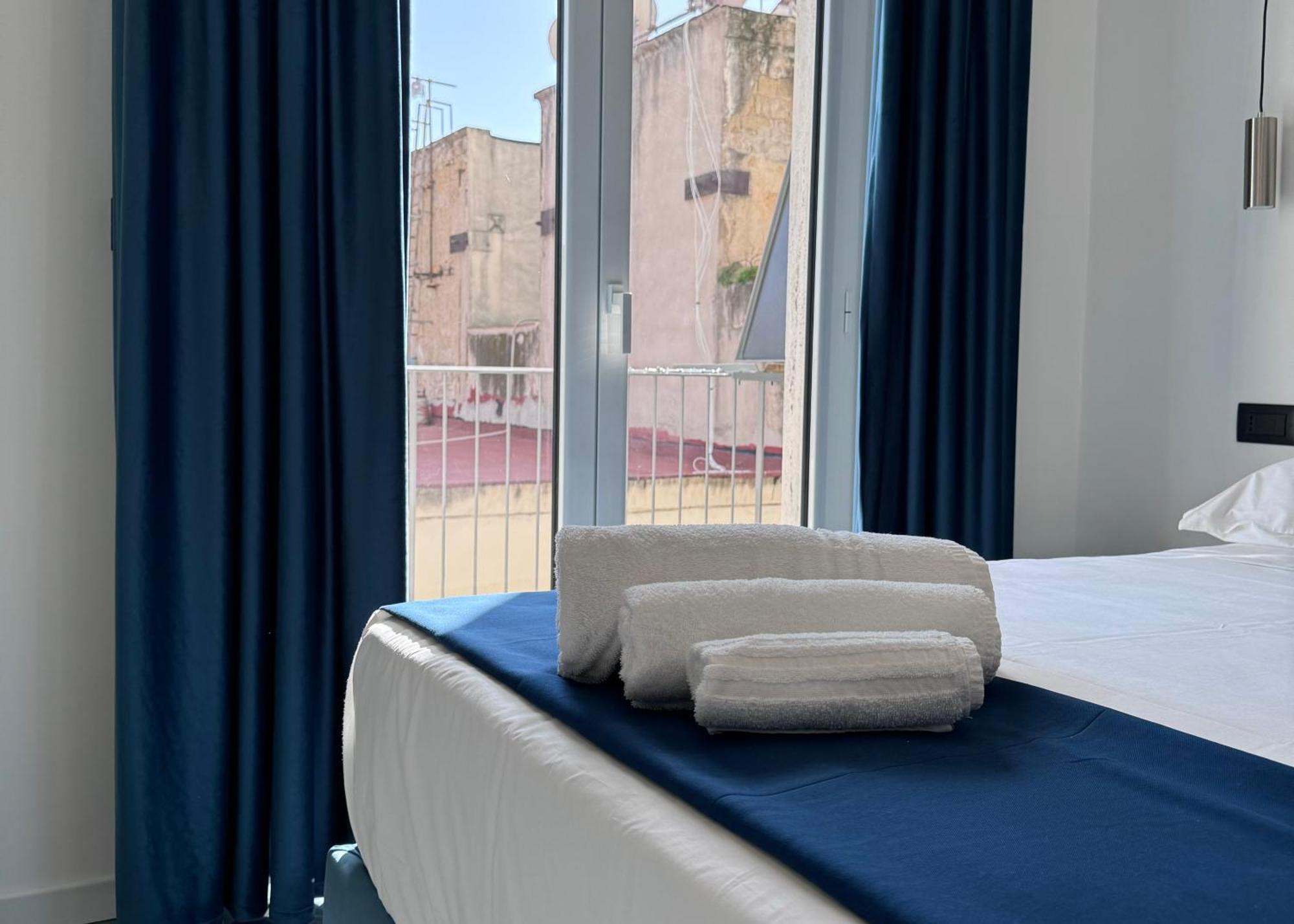 Deluxe Double Room with Balcony,1519700839:JPEG