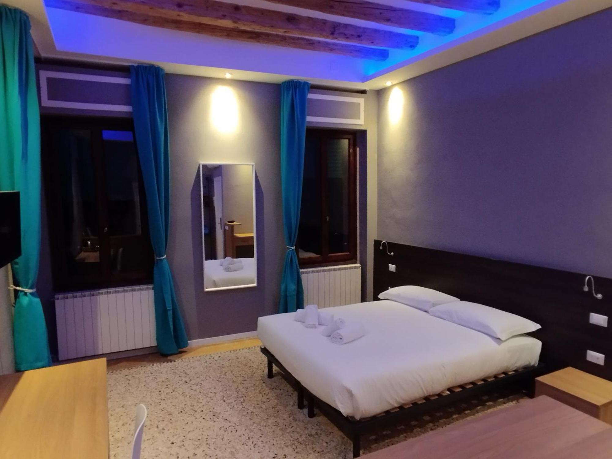 Double or Twin Room with Private Bathroom,1594141819:JPEG