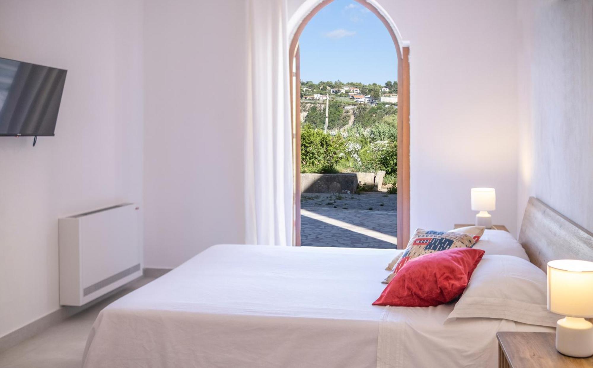 Double Room,1527895426:JPEG