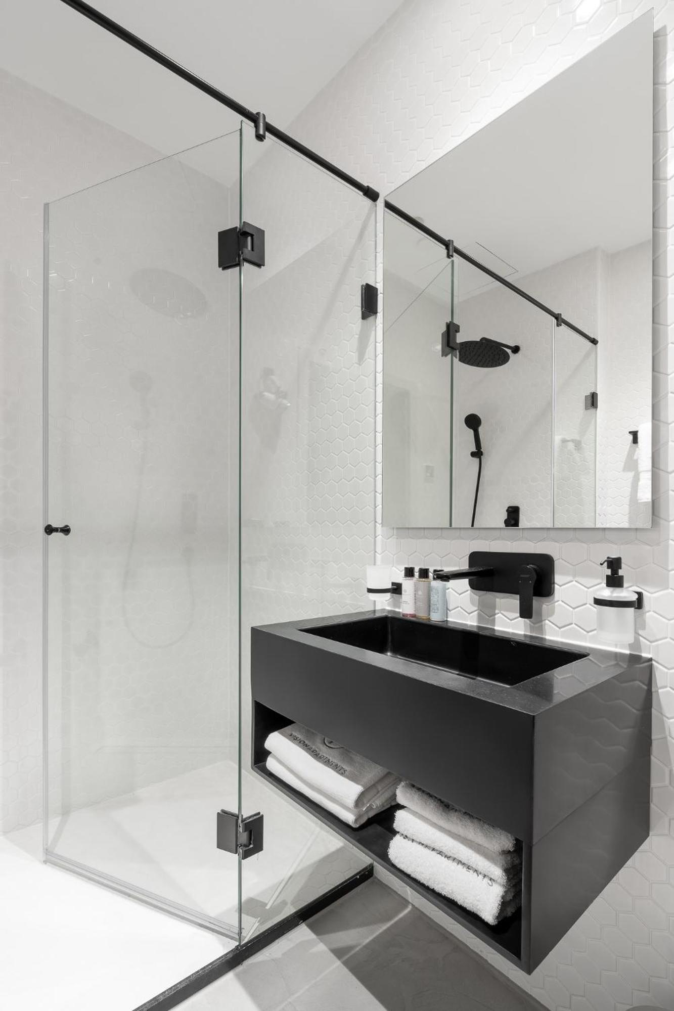 One-Bedroom Apartment,1525751143:JPEG