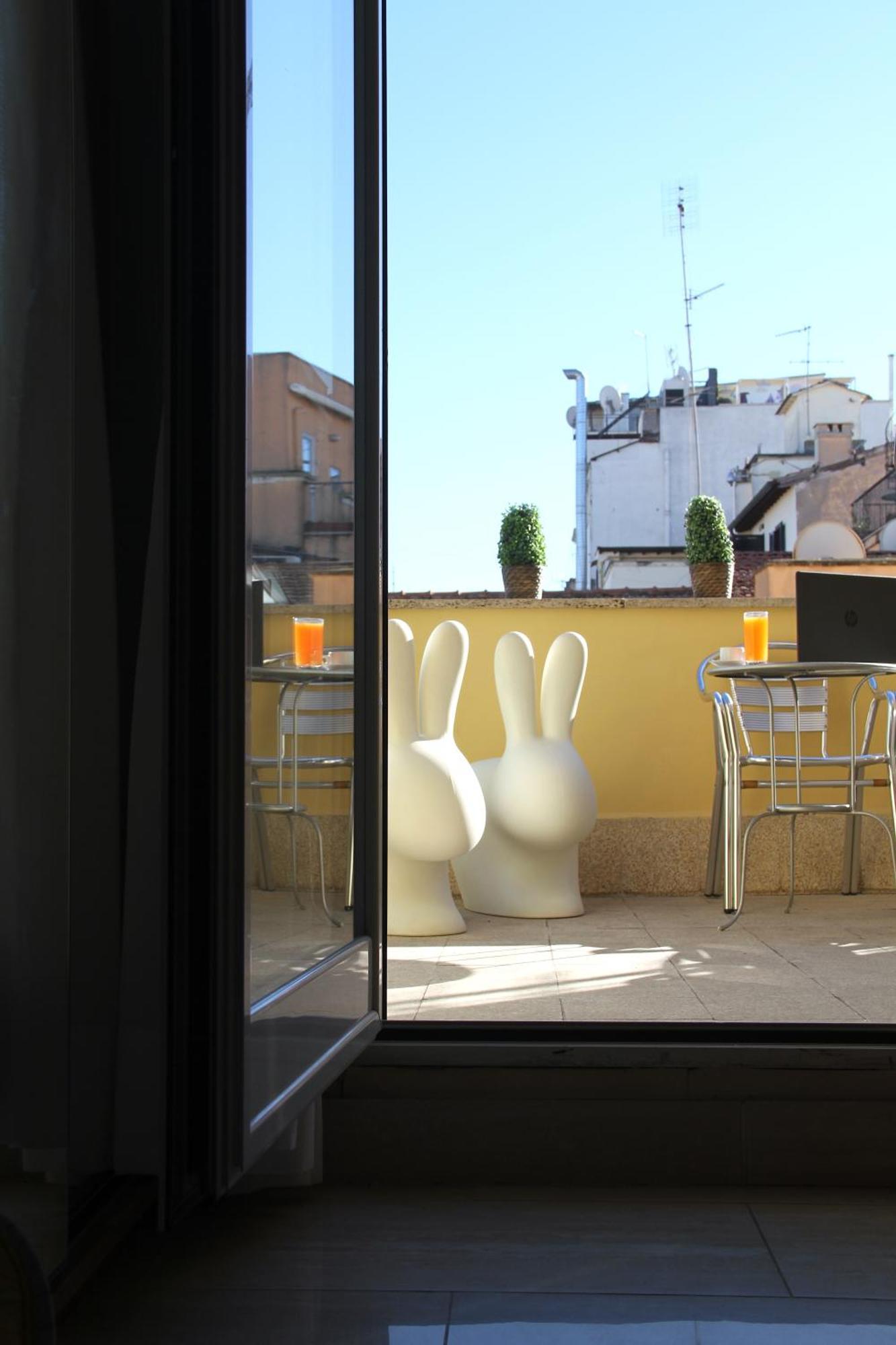 Camera Matrimoniale/Doppia con Letti Singoli con Balcone