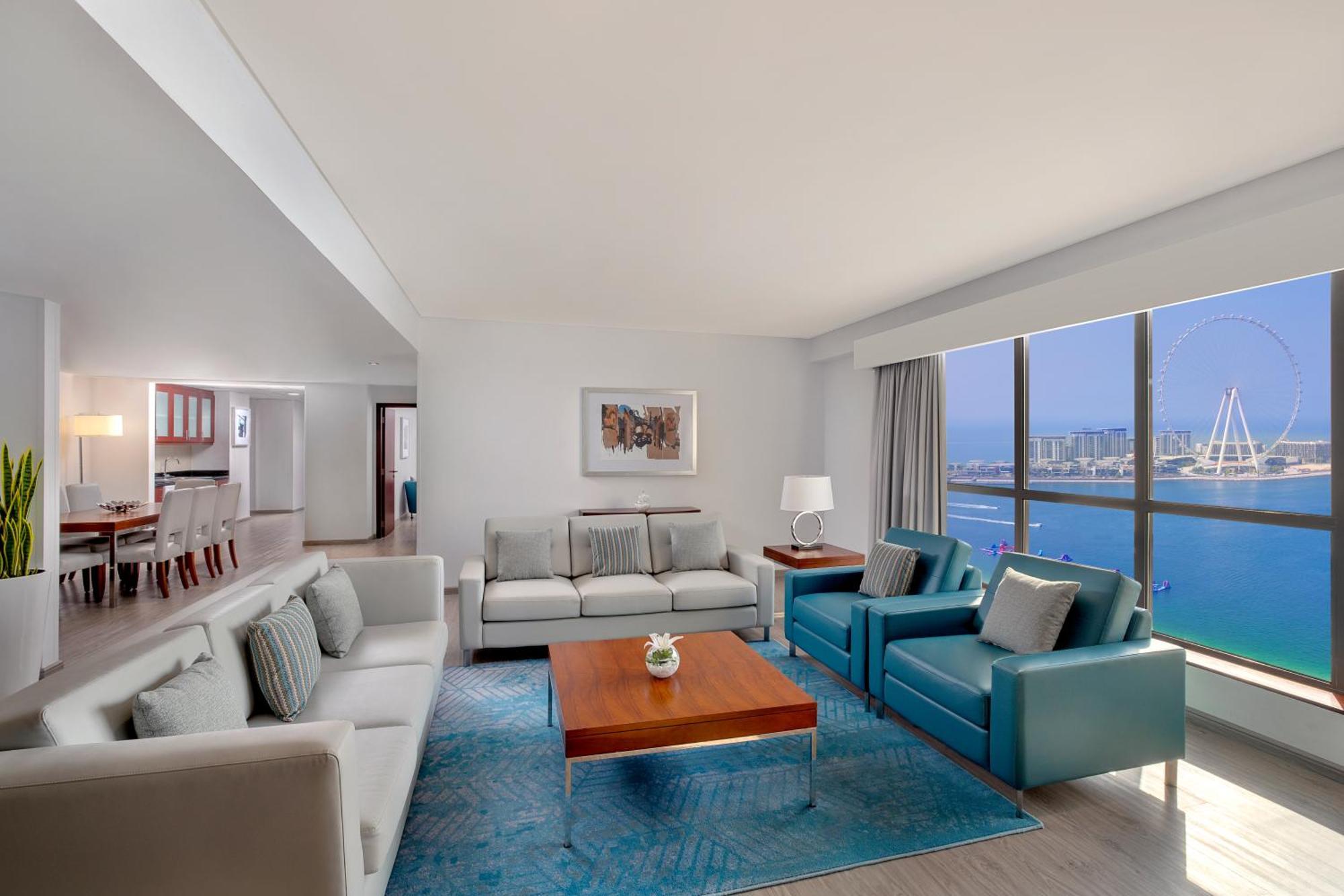 Suite Familiare con 4 Camere da Letto, Vista sull’Oceano e Balcone