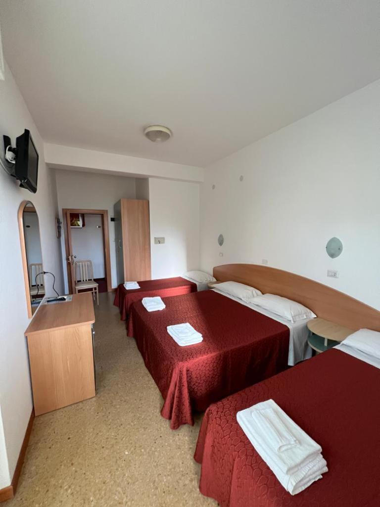 Quadruple Room with Balcony,1629919624:JPEG