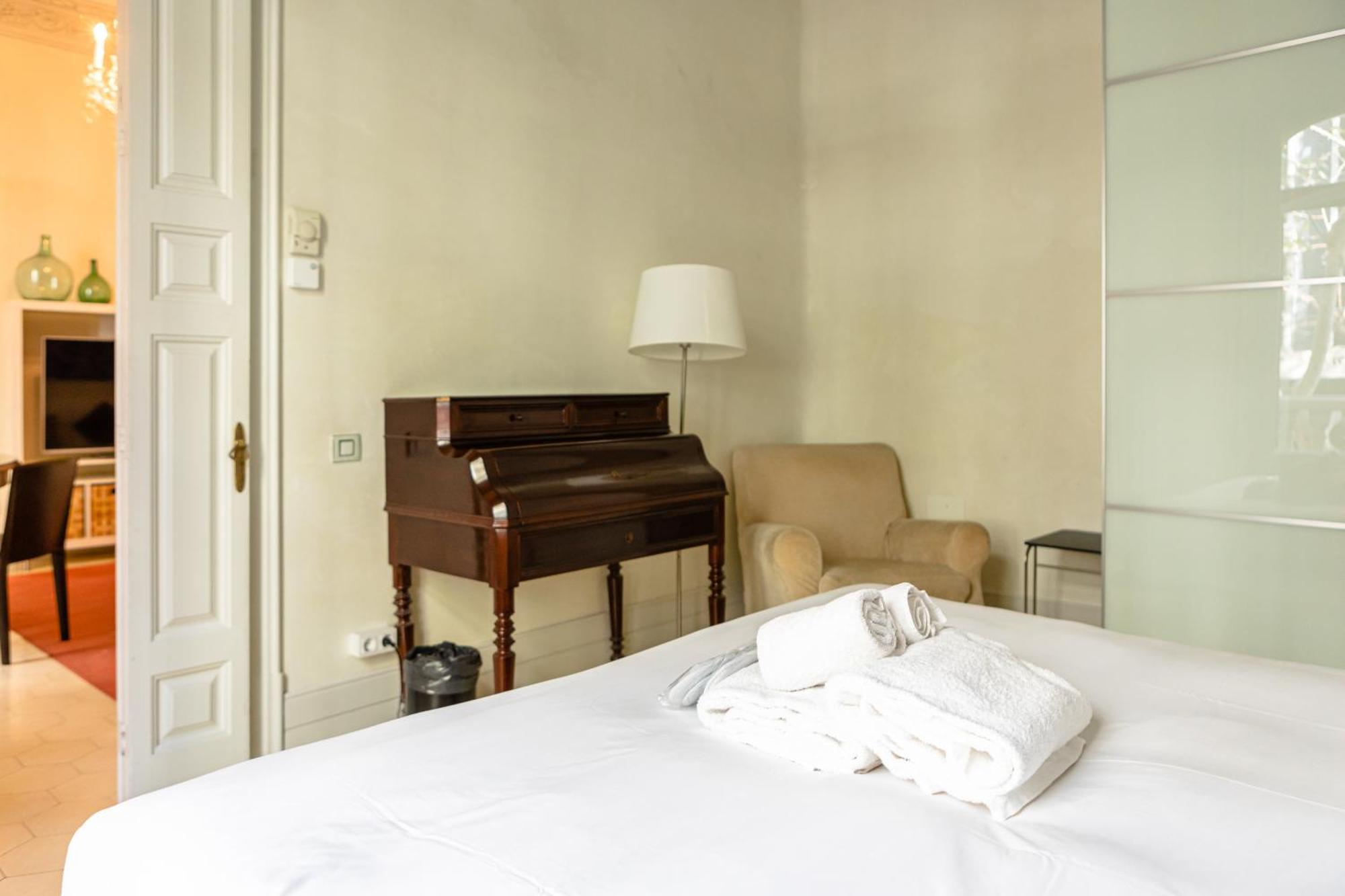 Suite con 2 Camere da Letto e Balcone