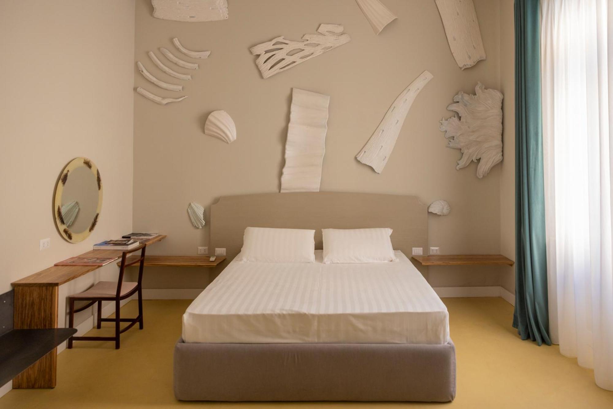 Suite,1543043869:JPEG