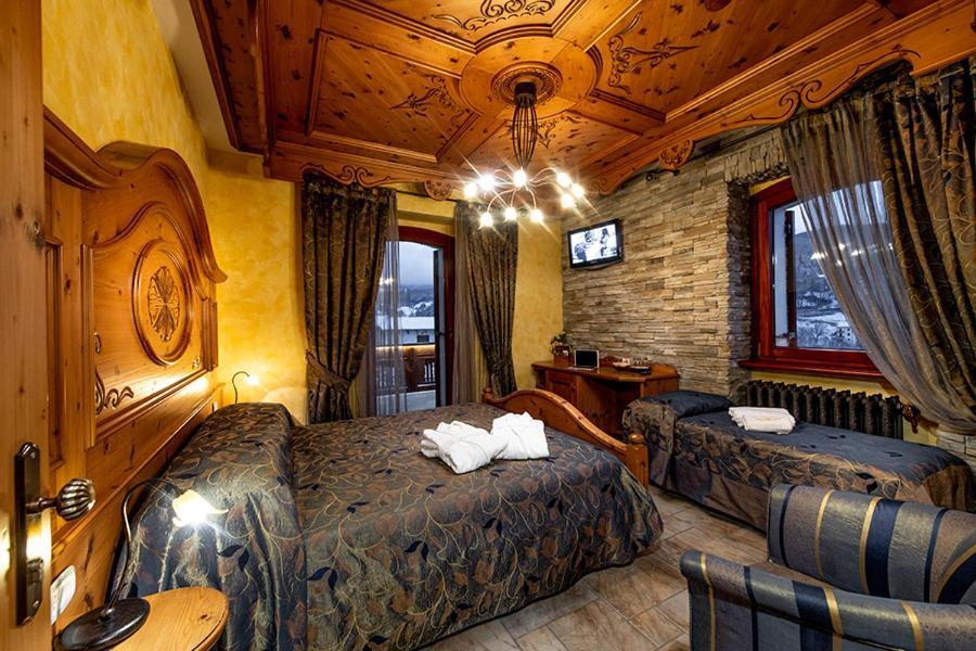 Deluxe Double Room with Balcony,1584526425:JPEG