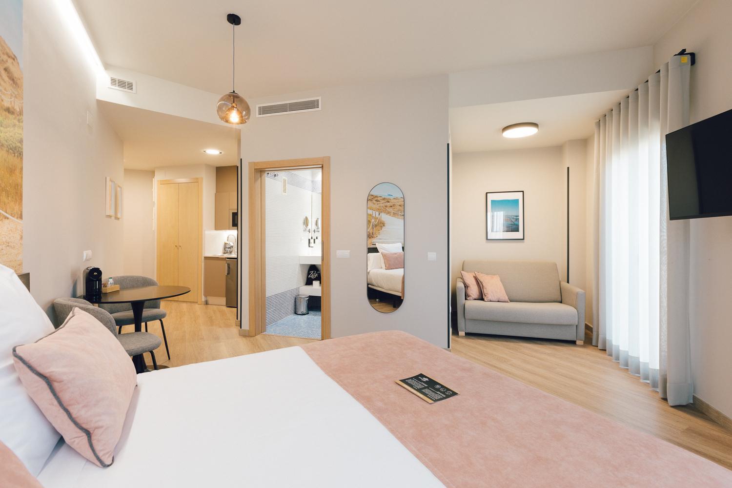 Studio,1543407928:JPEG