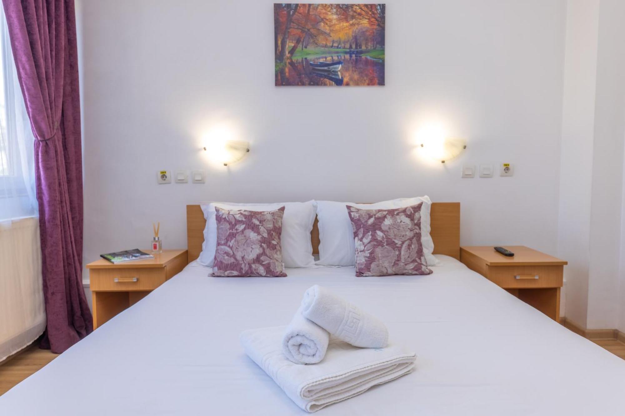 Double Room Private Bathroom