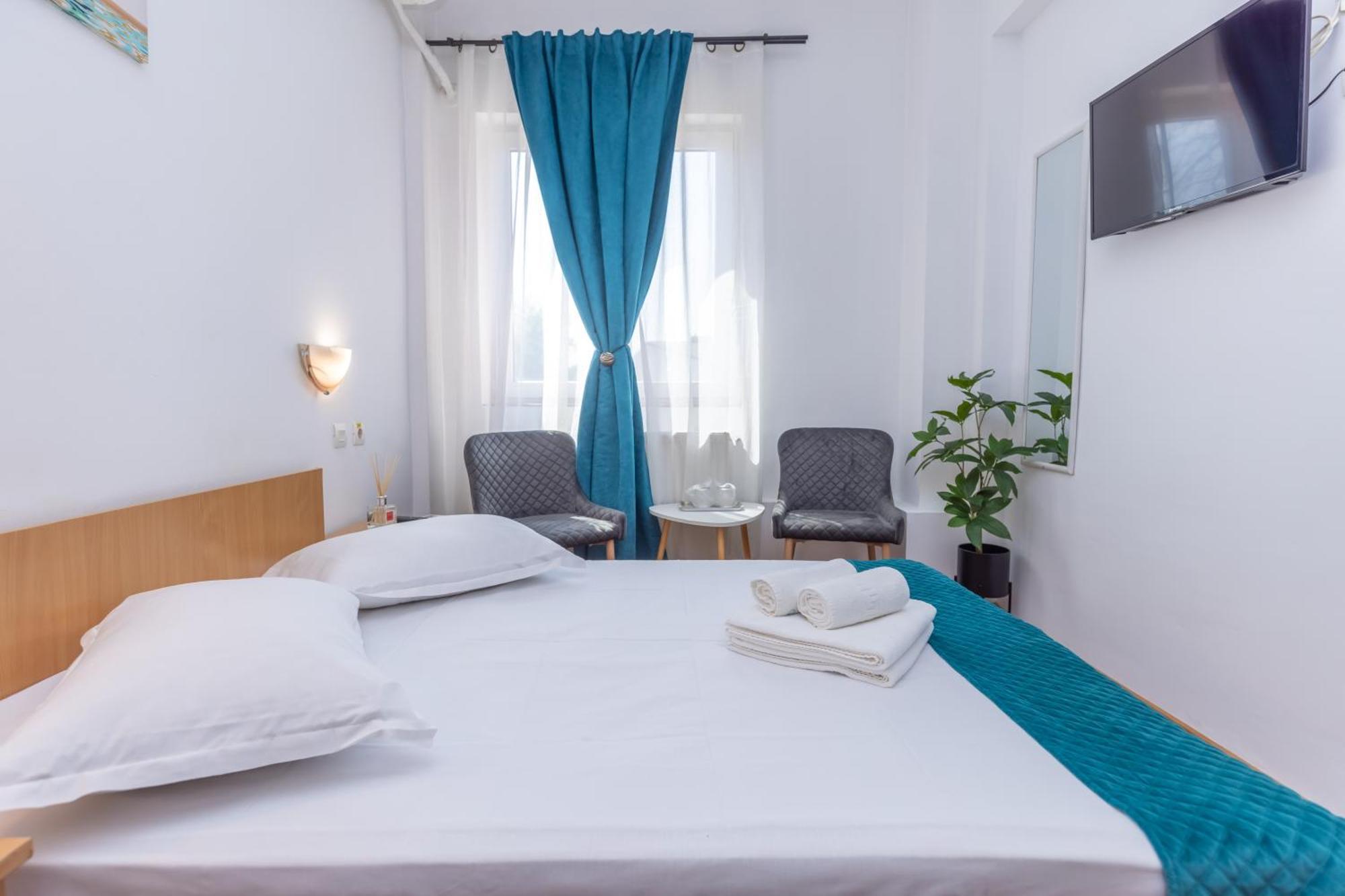 Double Room Private Bathroom