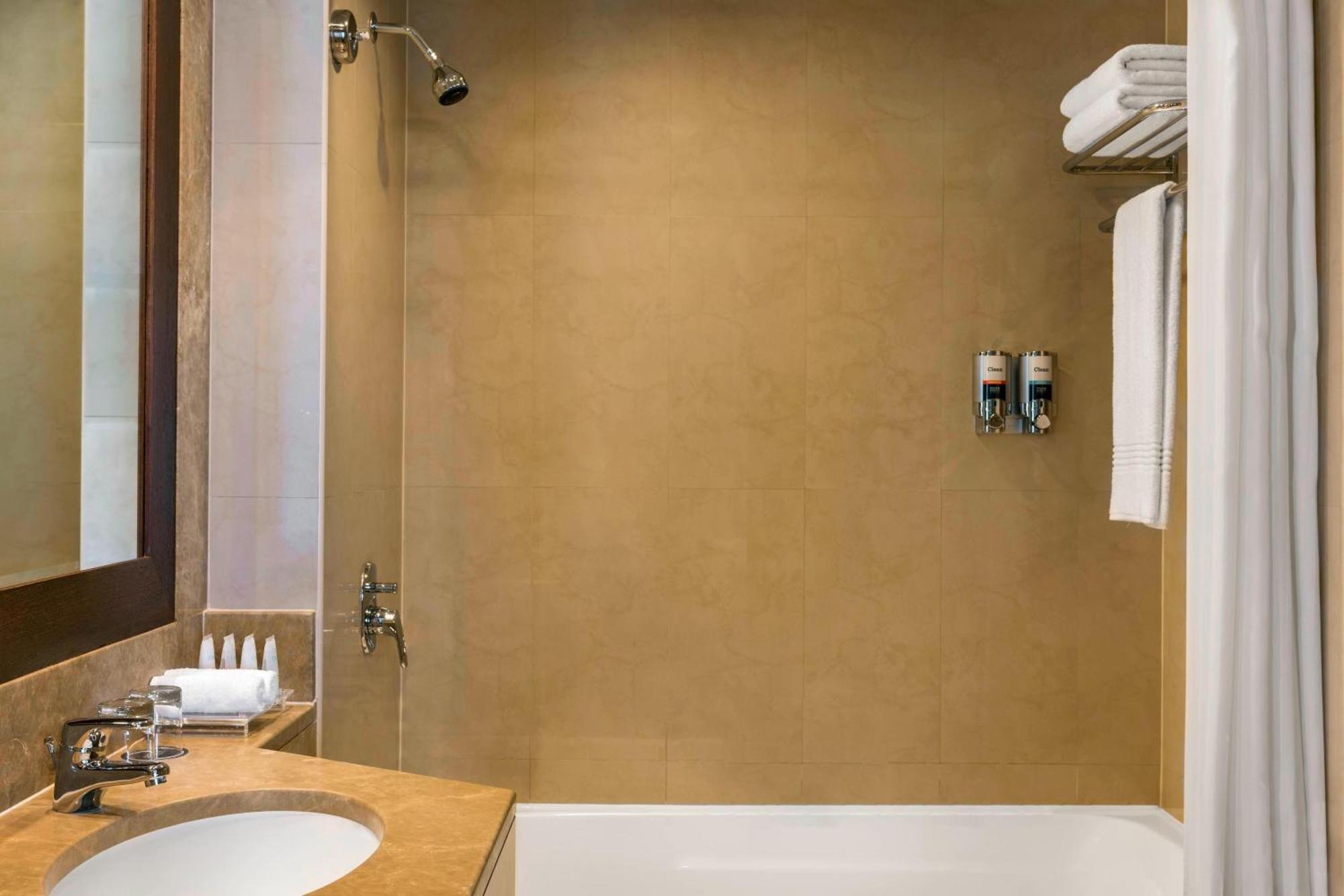 Classic King Room with Balcony - Complimentary shuttle service to Dubai Mall and Kite Beach,1636005418:JPEG