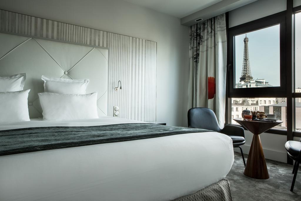 Junior Suite con Vista Torre Eiffel