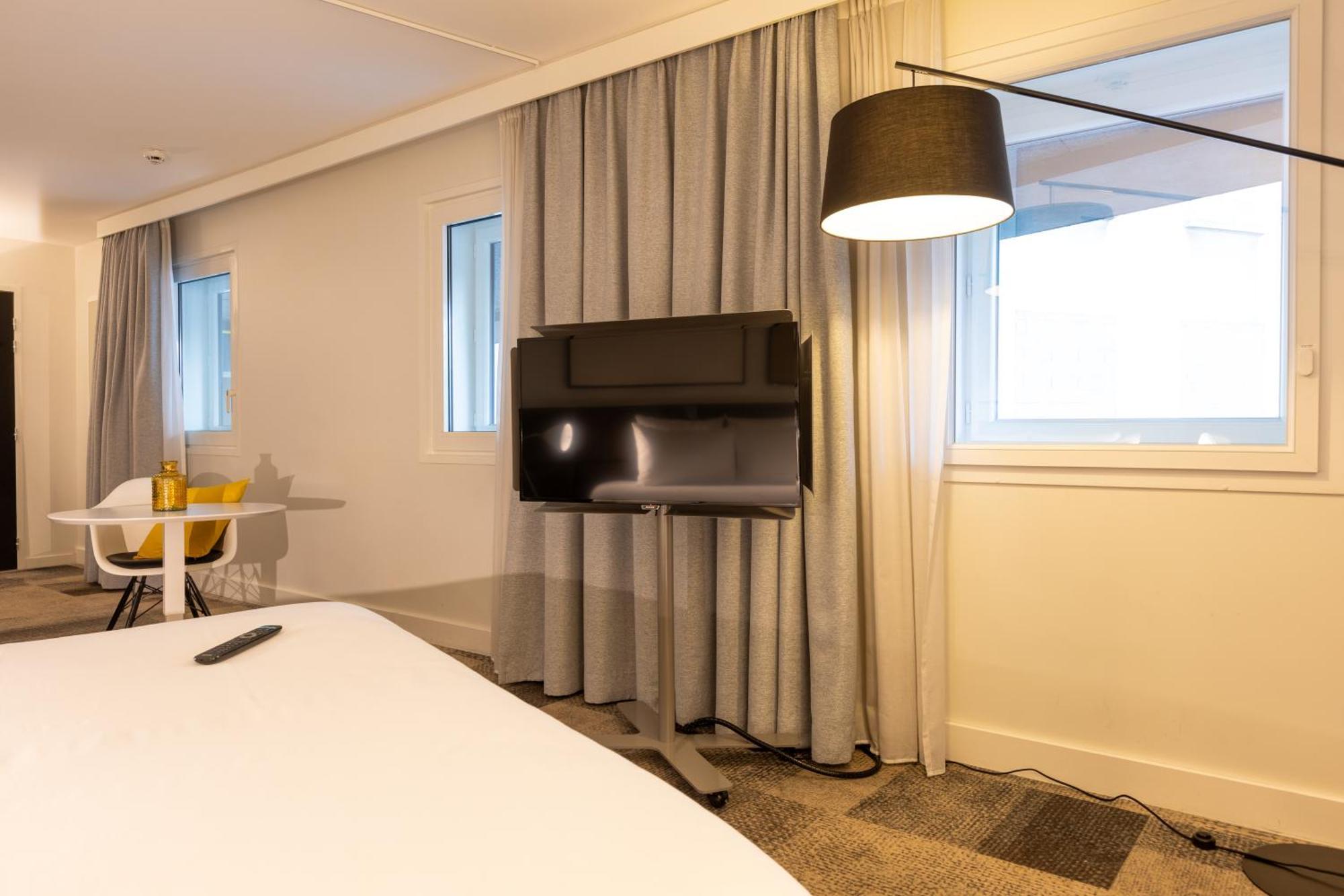 Suite Superior con Letto Matrimoniale e Divano-Letto