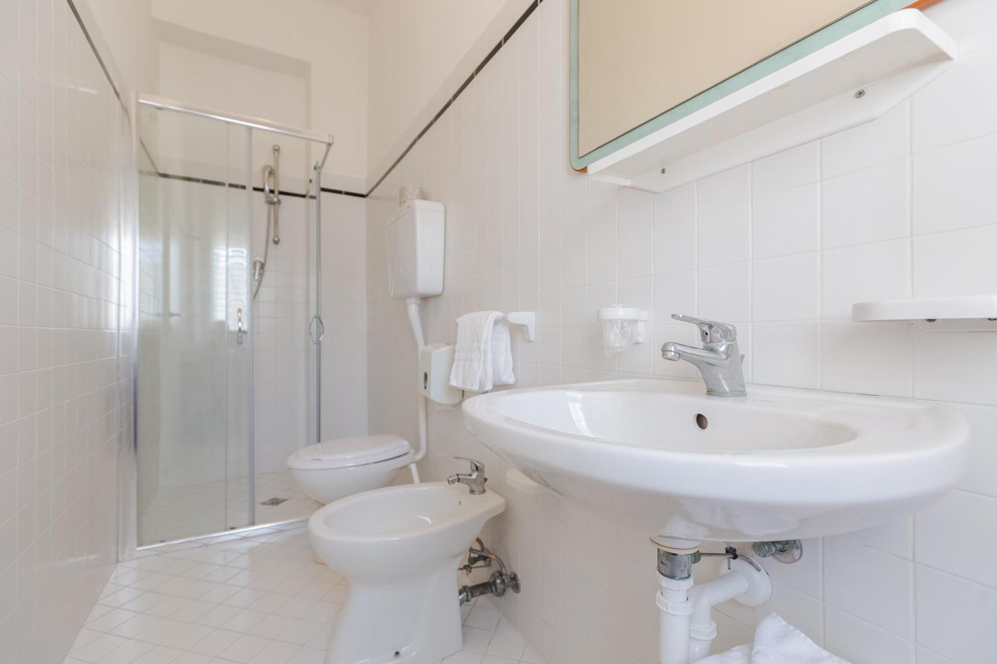Standard Single Room,1554570727:JPEG