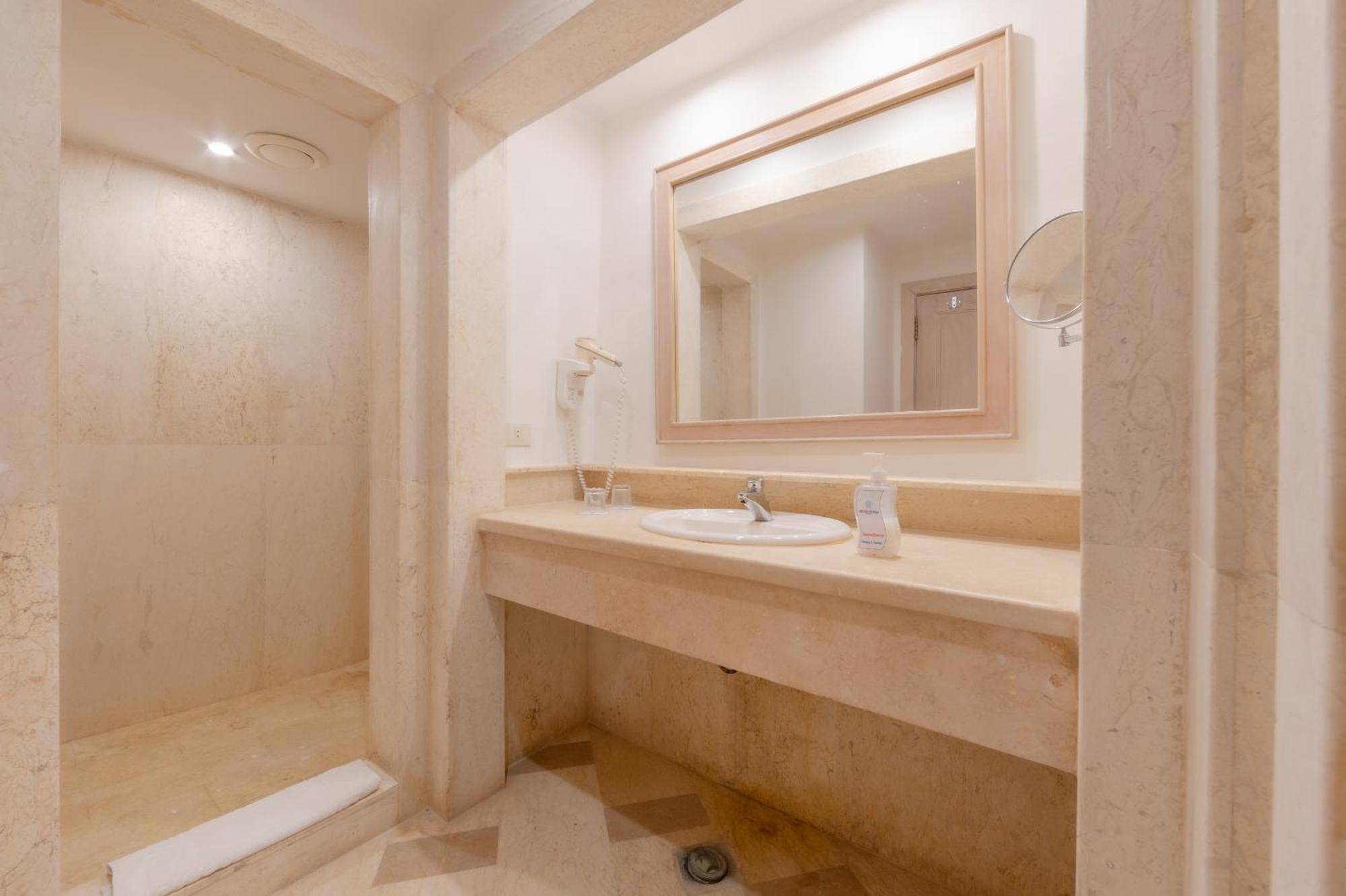 Standard Room Garden View,1556251783:JPEG