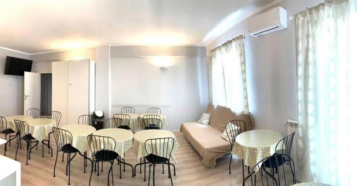 Double Room with Private Bathroom,1557890815:JPEG