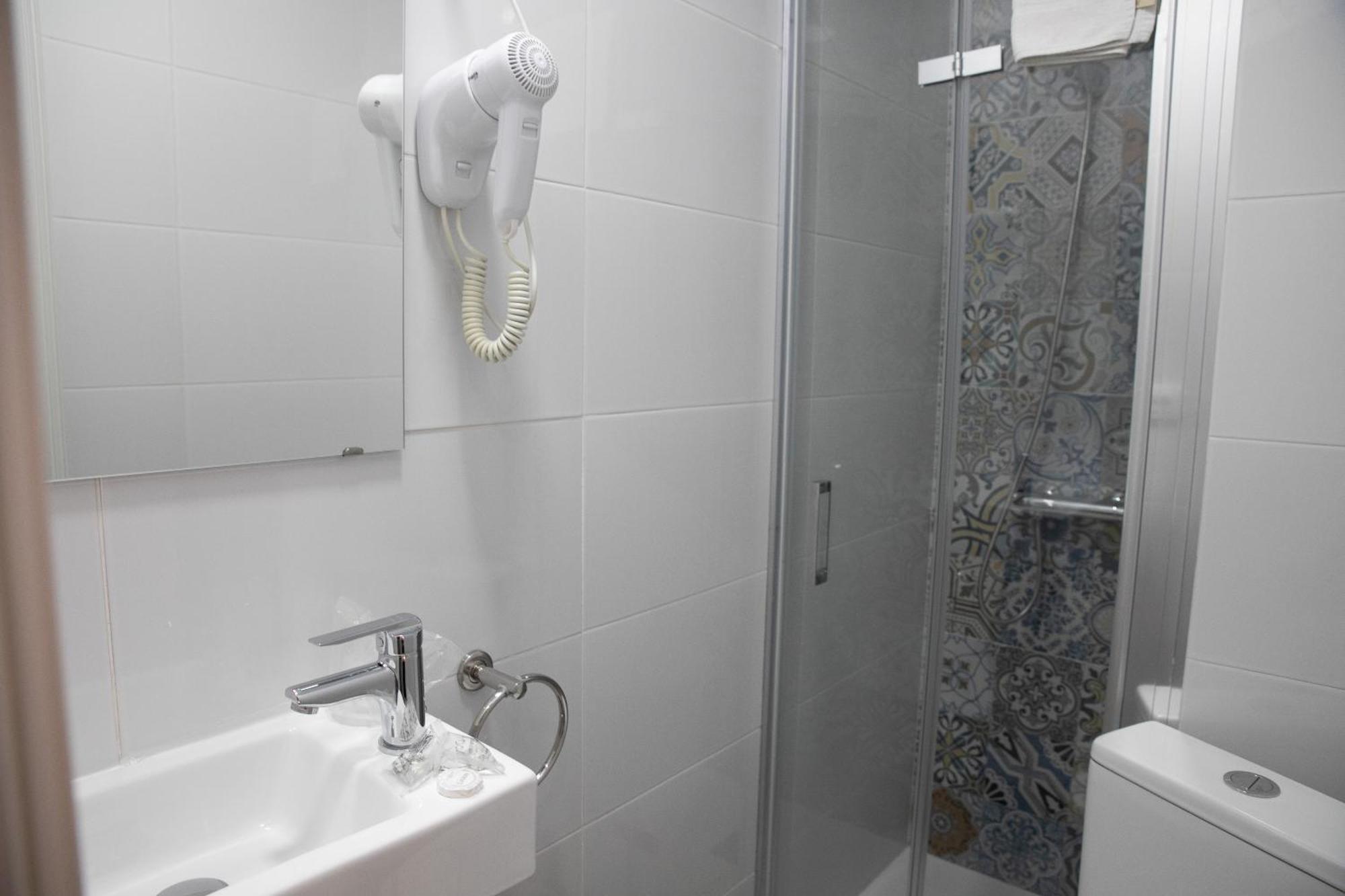 Camera Singola con Bagno Privato