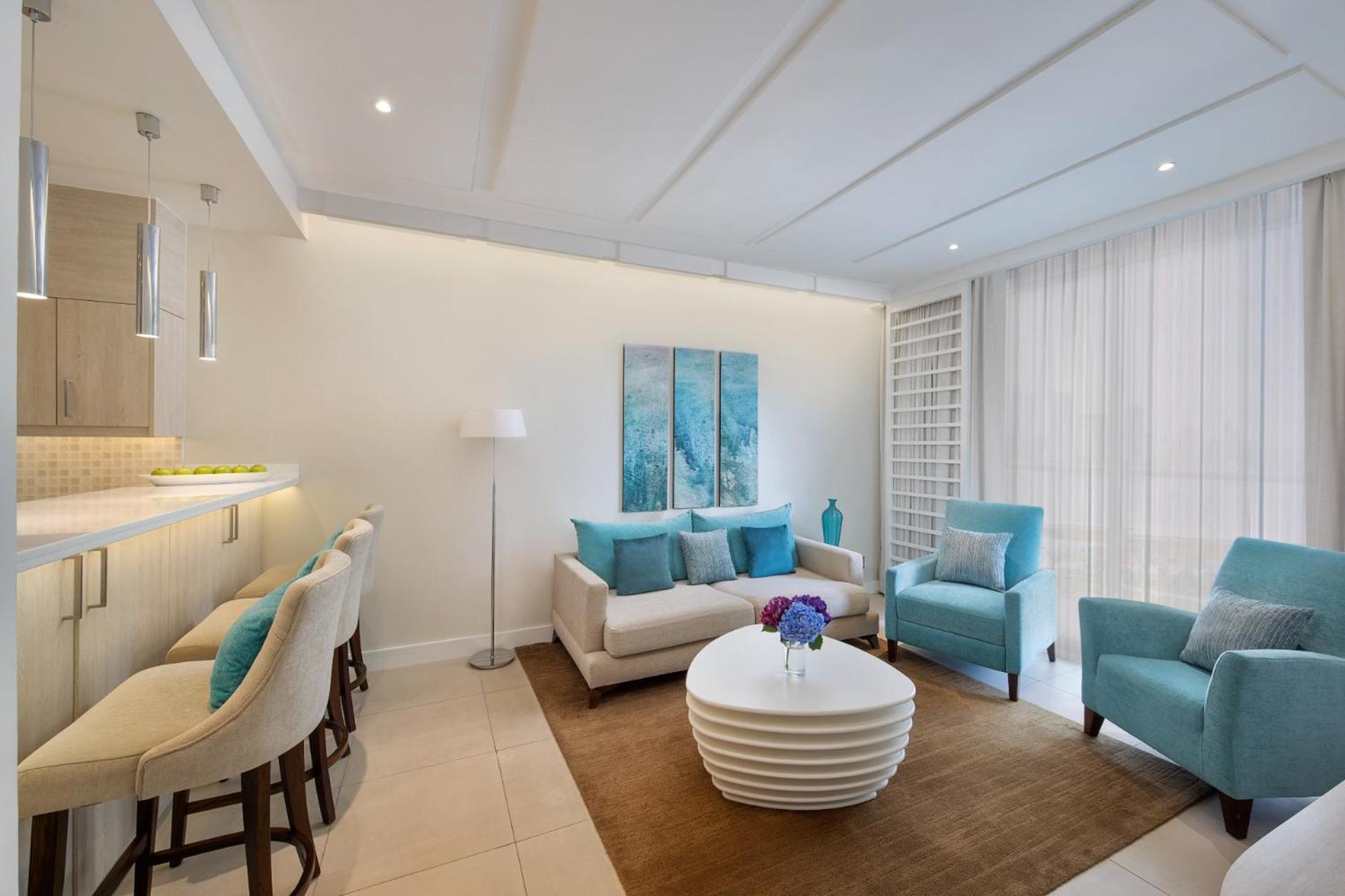 Appartamento con 1 Camera da Letto e Balcone - Accesso Spiaggia, Miniclub e Piscina a Sfioro all’Ultimo Piano