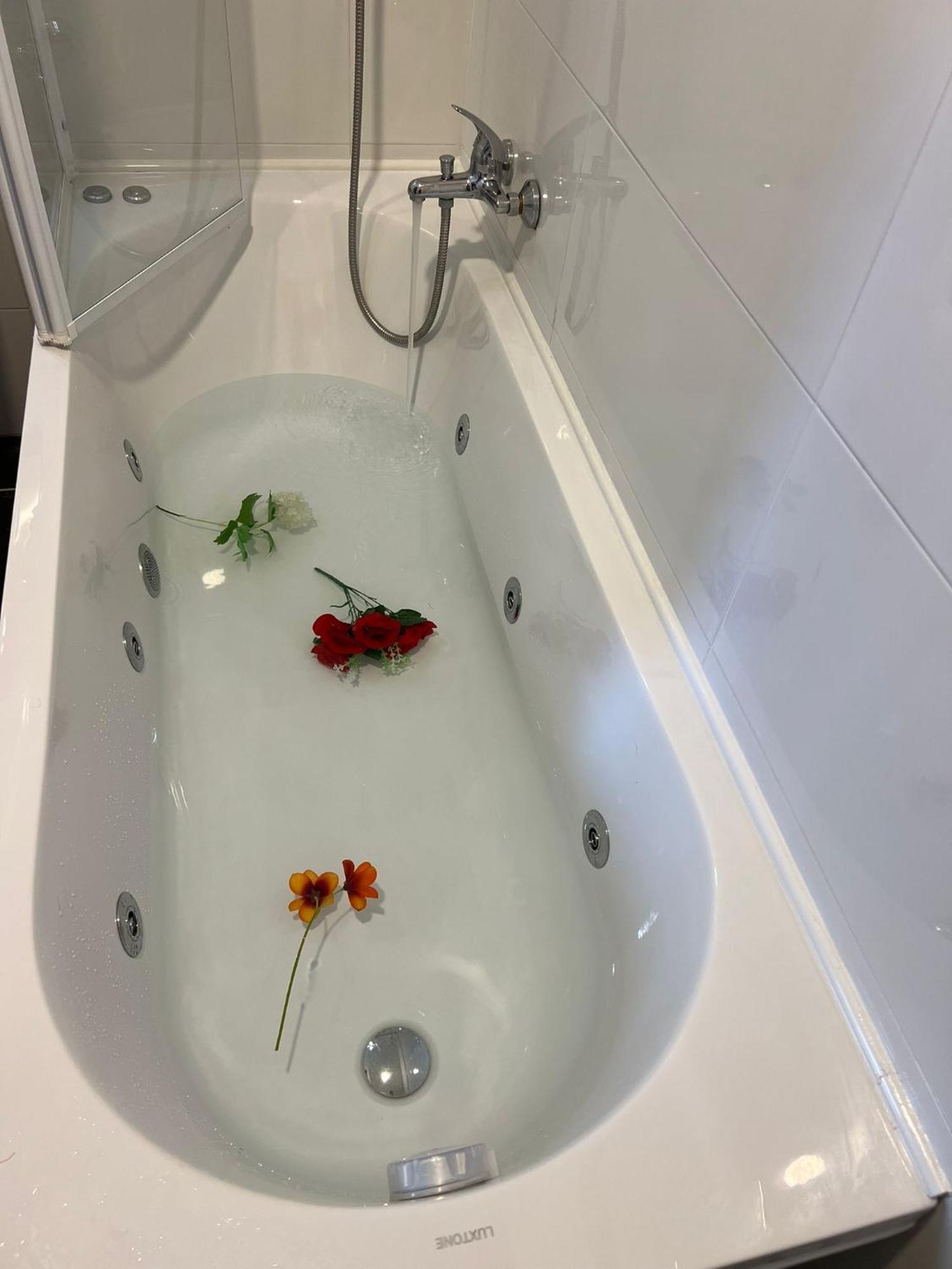 Double Room,1571376539:JPEG
