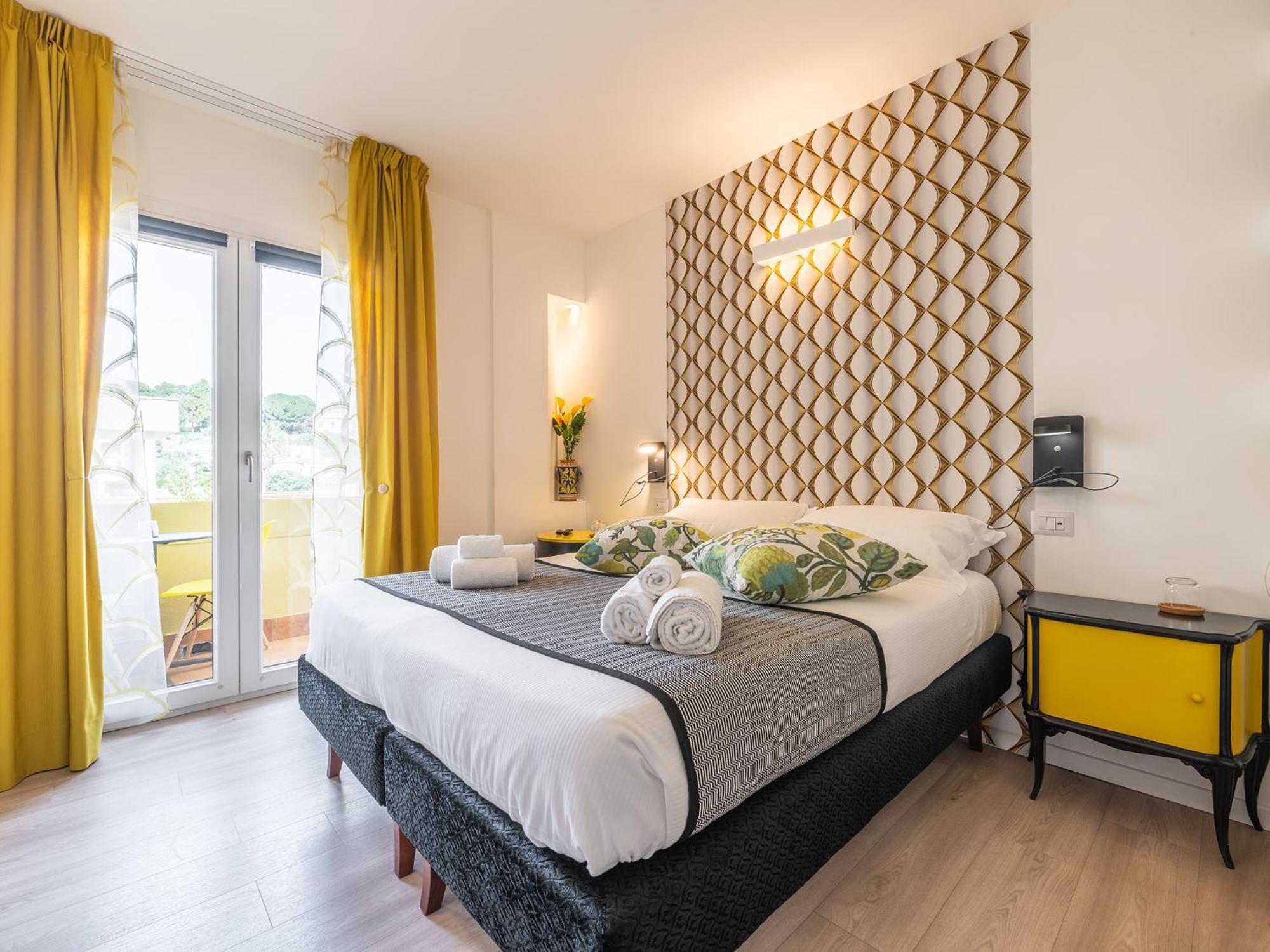 Deluxe Double or Twin Room City View