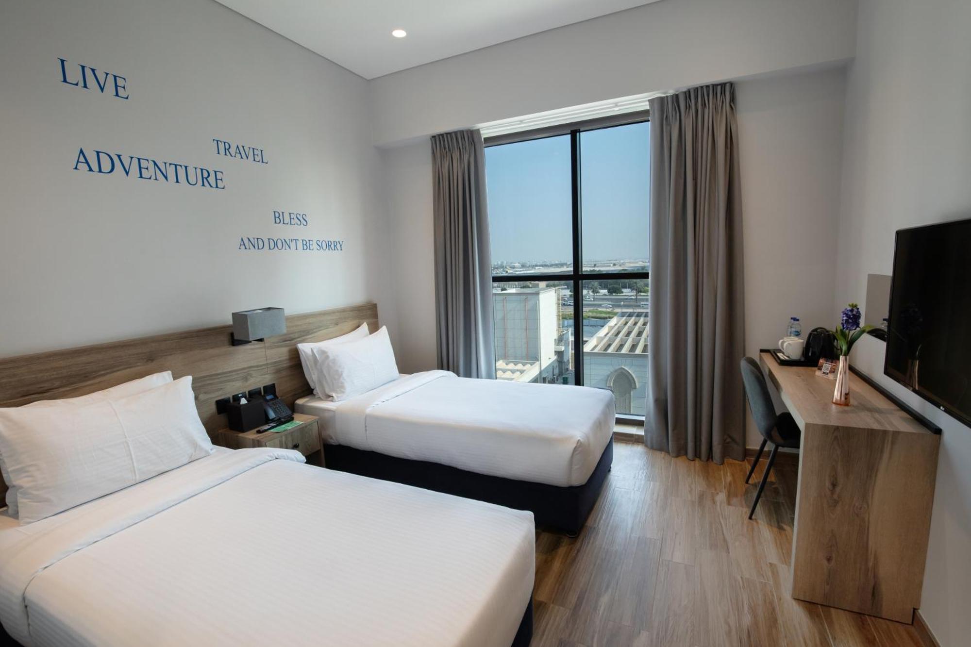 Deluxe Twin Room City View (includes 15% off F&B)