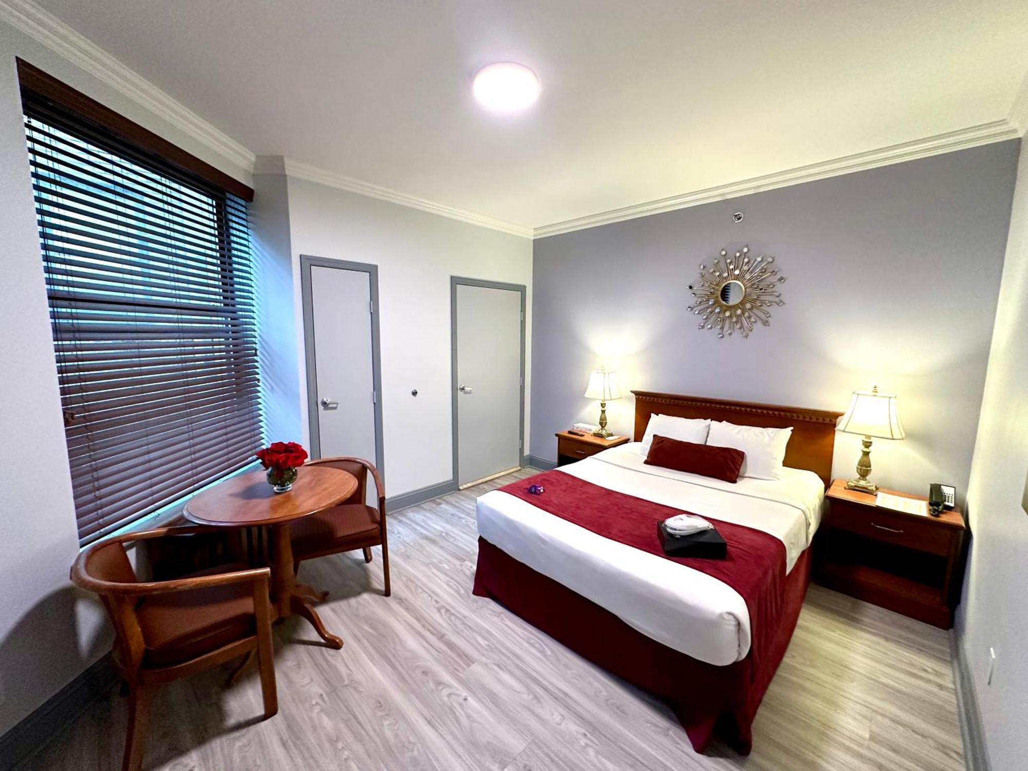 Camera Accessibile con 1 Letto Queen-Size