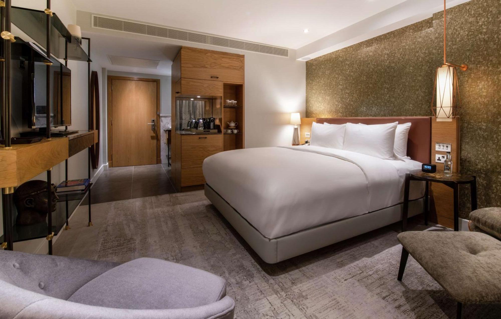King Guest Room,1580909943:JPEG