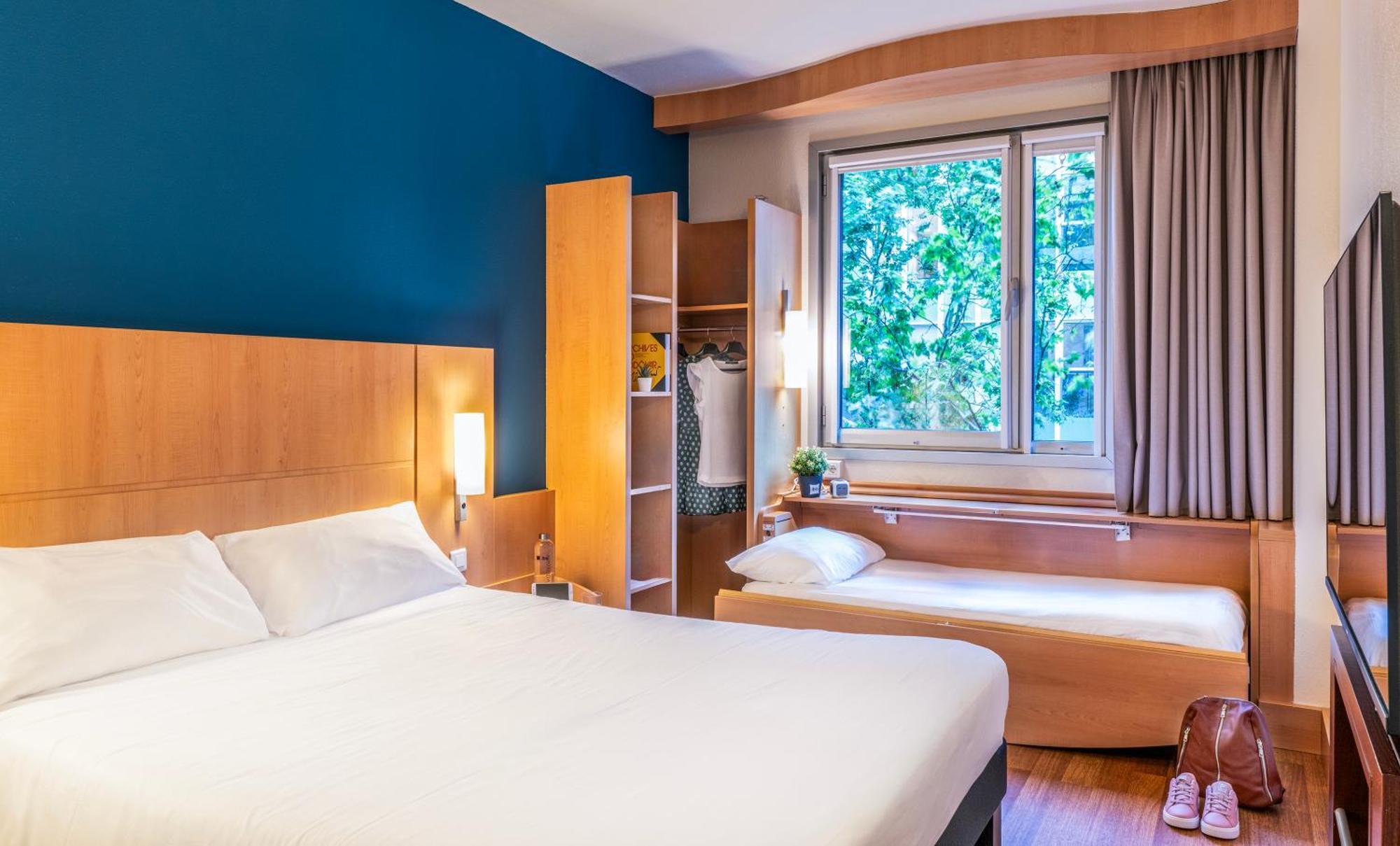 Camera Matrimoniale con Letto Supplementare