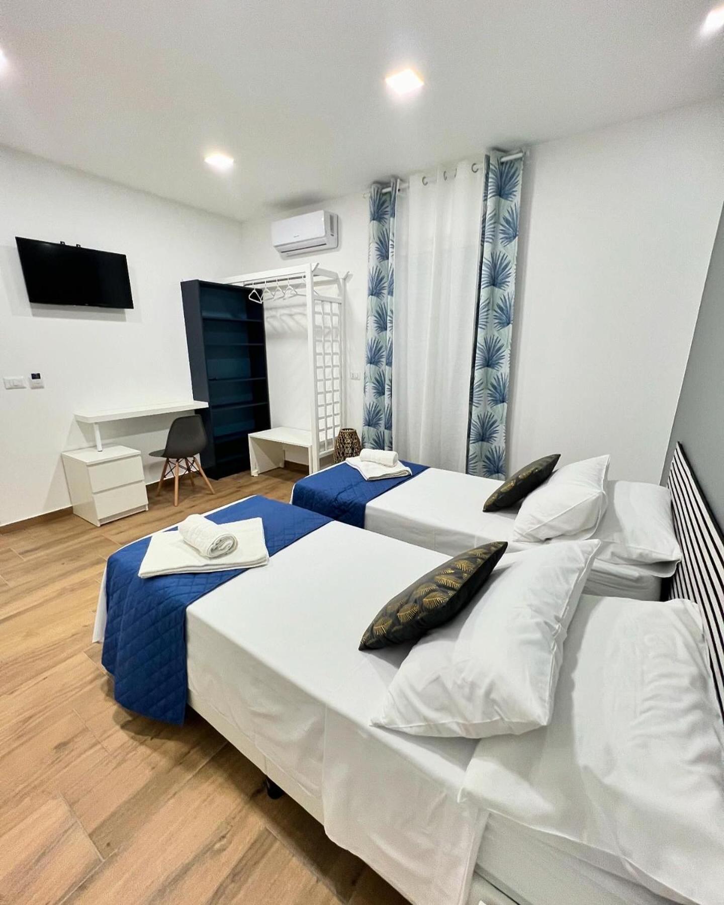 Double or Twin Room,1585354111:JPEG