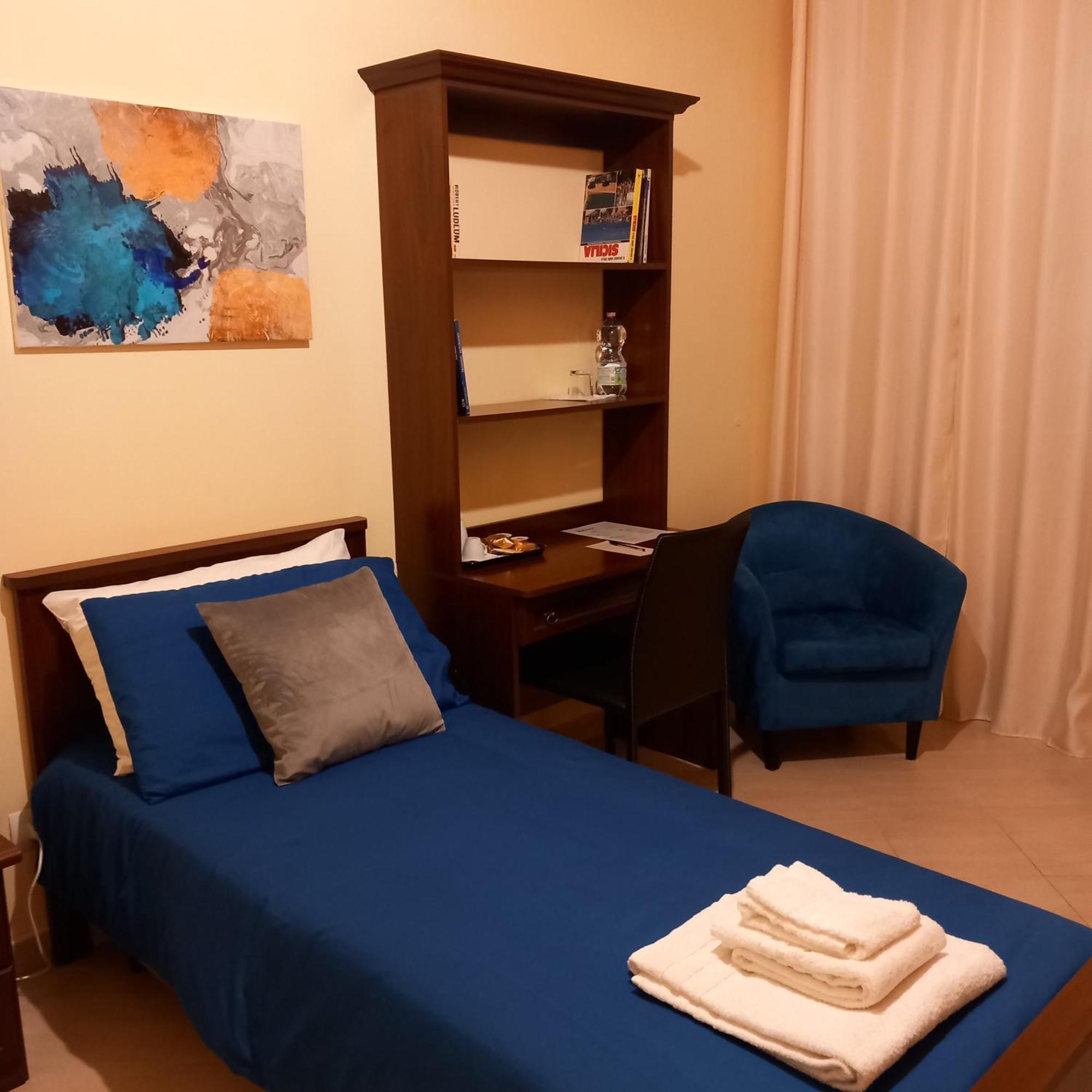 Camera Singola con Bagno Privato