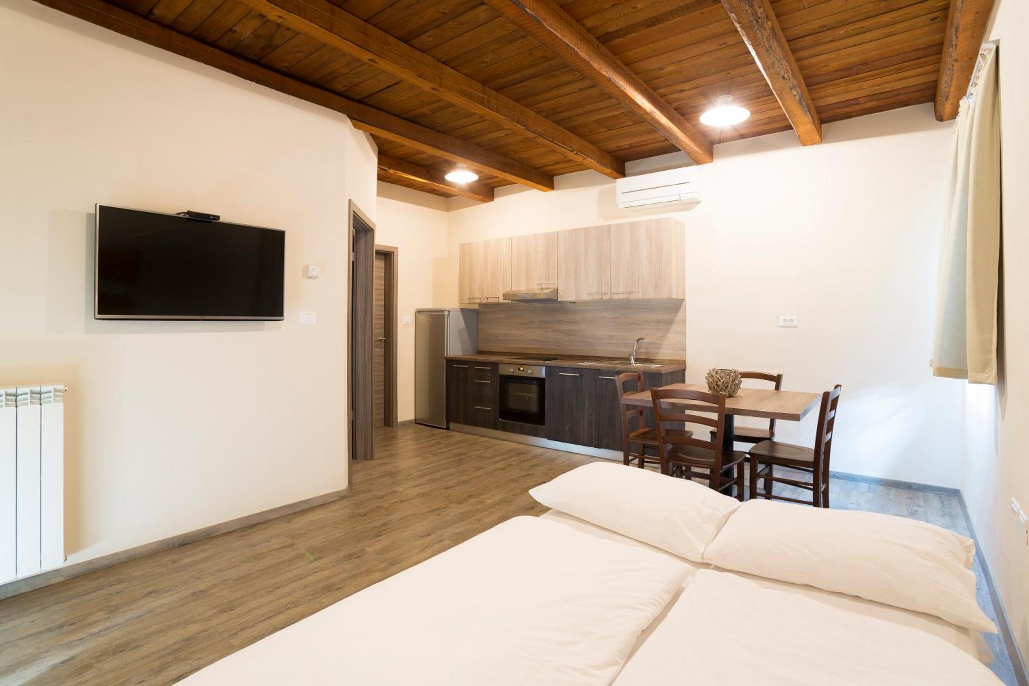 Appartamento con Vista Piscina