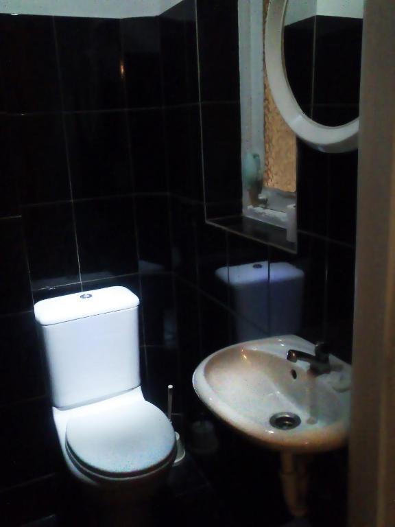 Camera Standard Doppia con Letti Singoli con Bagno in Comune