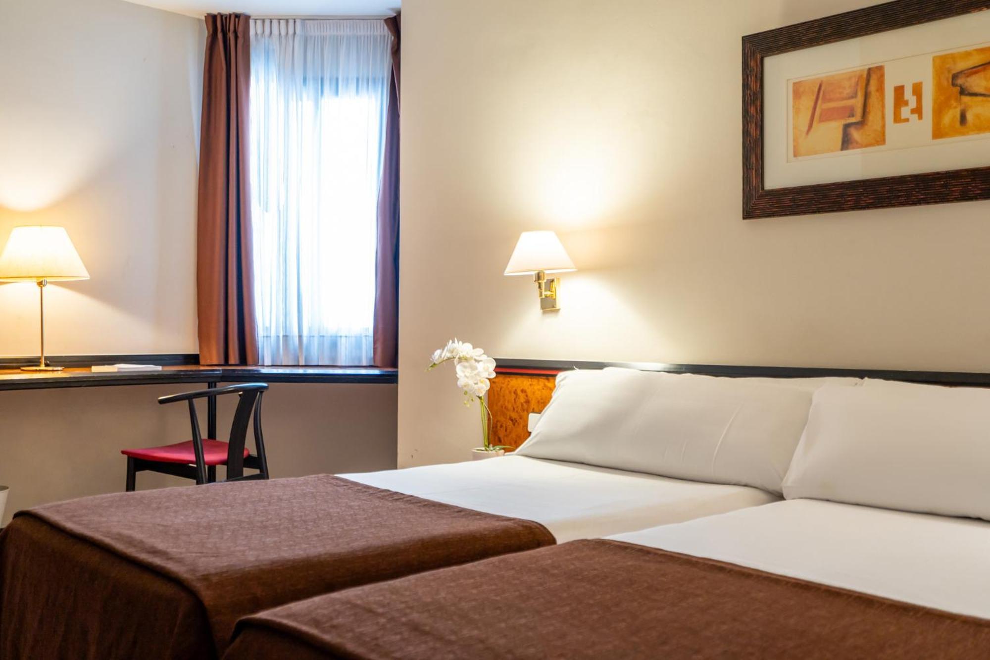 Camera Matrimoniale con Letto Supplementare