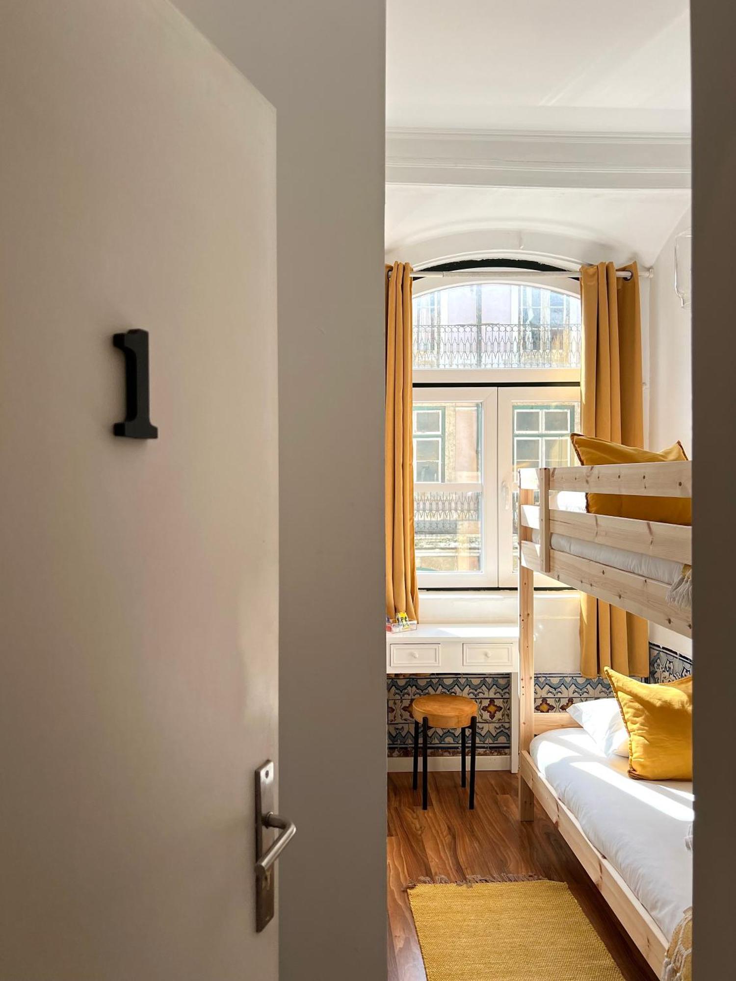 Camera con Letto a Castello e Bagno in Comune - 3° Piano