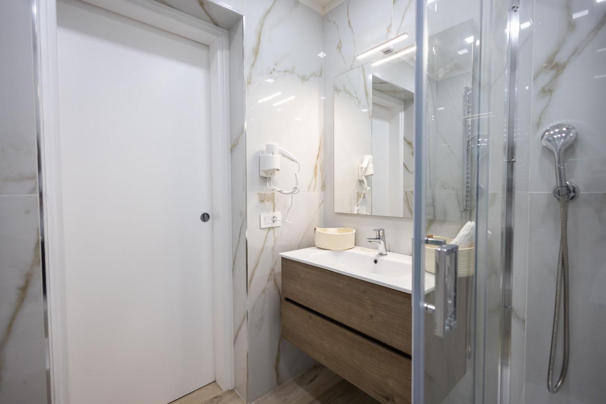 Double Room with Balcony and Private Batheroom,1594522651:JPEG