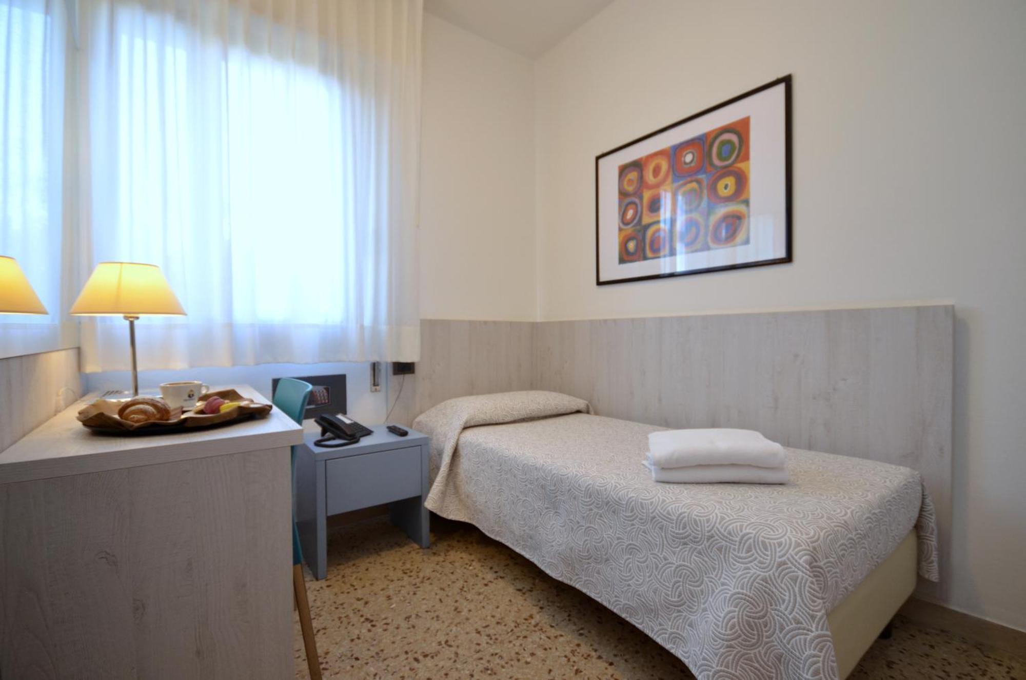 Single Room with Private Bathroom,1596027958:JPEG