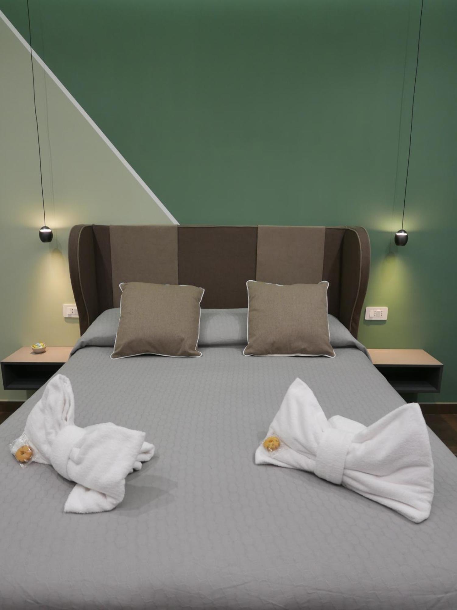 Standard King Room,1596788097:JPEG