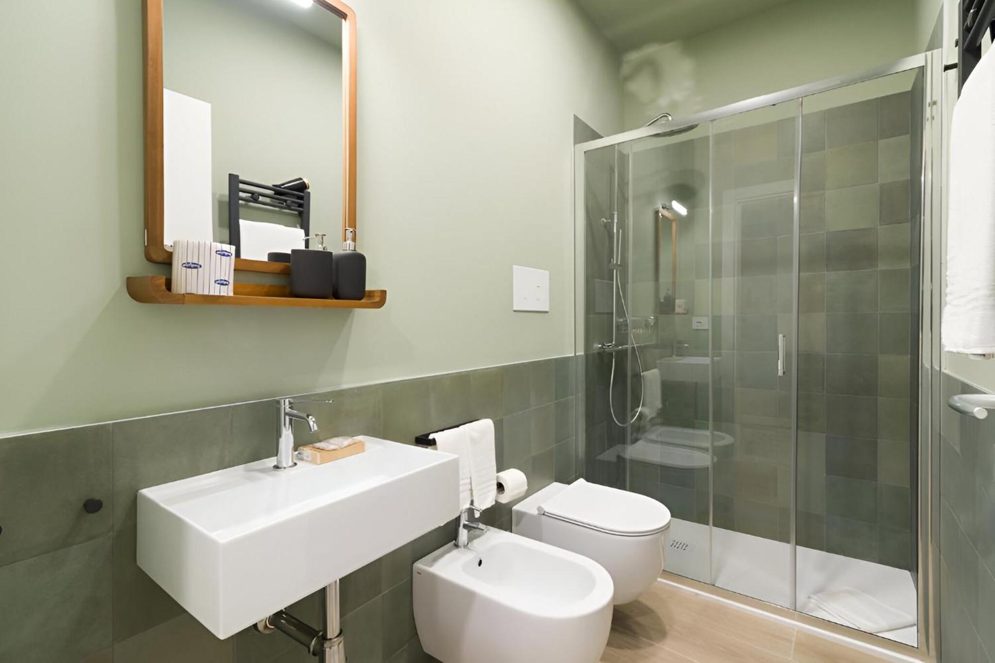 Double Room,1621067585:JPEG