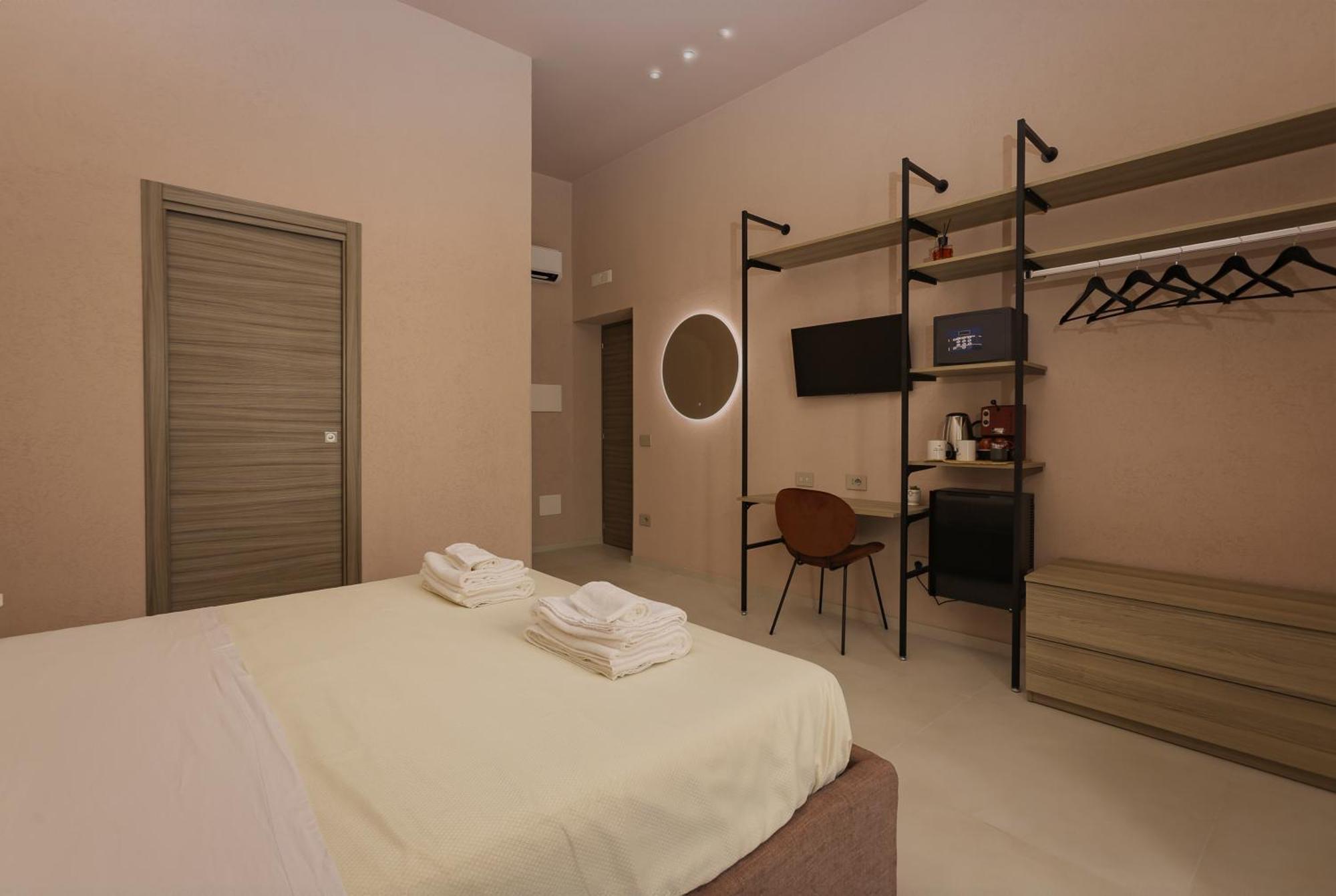 Queen Room with Balcony,1598195531:JPEG